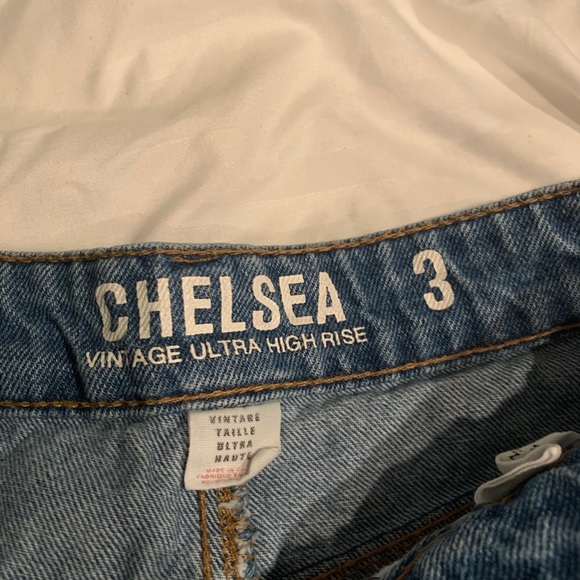 High waisted ripped jean shorts! - Picture 2 of 3